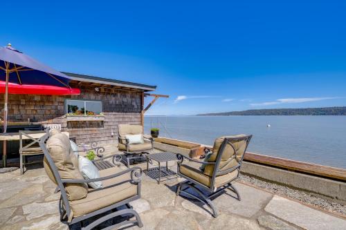 Waterfront Gem w/2 Patios on Camano Island