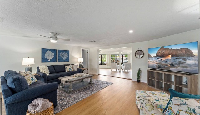 Waterfront Getaway w/Dock &Kayaks - Dog Friendly