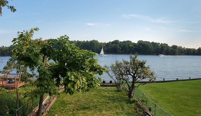 Waterfront Getaway #2, Historic Bristol.