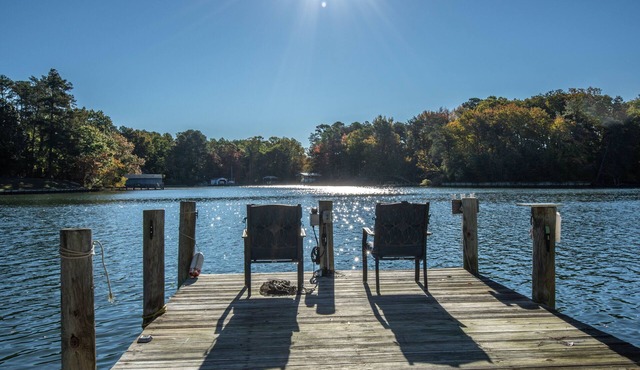 Waterfront Getaway: Kayaks, Paddle Board, Fishing!