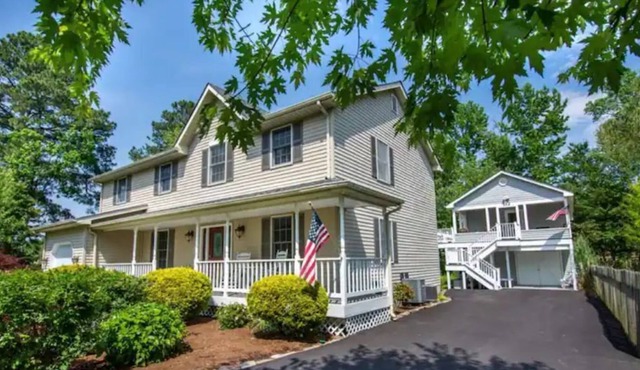 Waterfront Getaway on Cox Creek