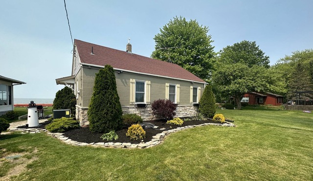 Waterfront Getaway on Lake St. Clair