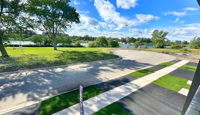 Waterfront Getaway: Peaceful Canal Escape