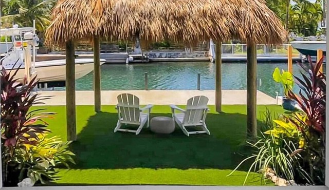 Waterfront getaway with hot tub in keys paradise!
