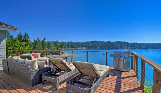 Waterfront Gig Harbor Home w/Furnished Deck