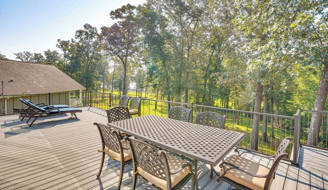 Waterfront Gilbertsville Retreat on Kentucky Lake!