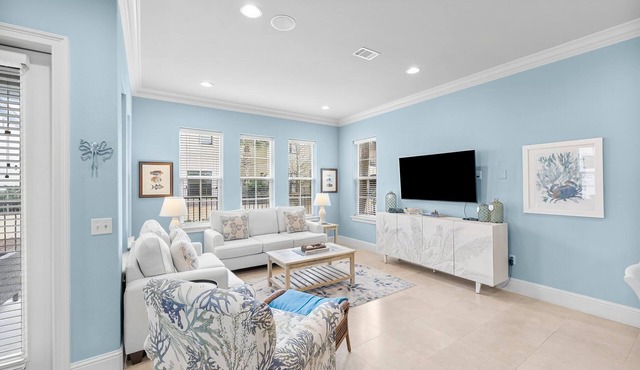 Waterfront ~ Golf Cart ~ Community Pool ~ Patio