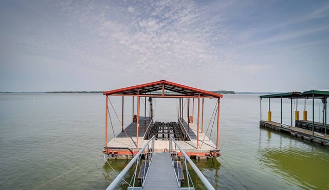 Waterfront Grove Retreat w/Dock: 'Cedar Ridge'
