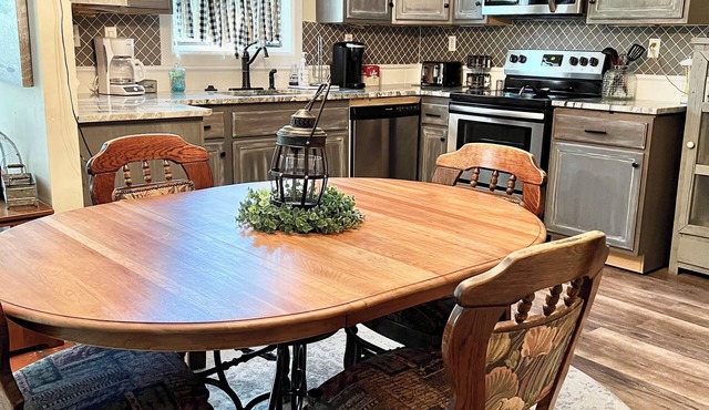Waterfront Guest Cottage 2 bdrm Sleeps 5. Minutes to beaches on 30-A