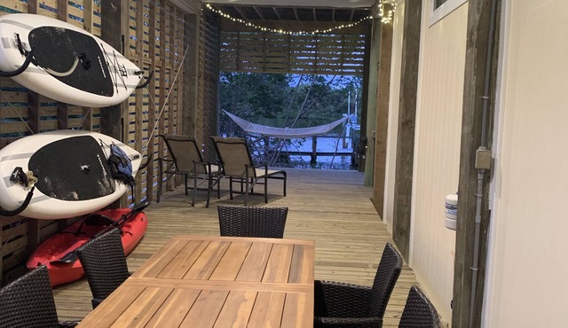 Waterfront, Gulf view ,1 pet, tennis/pickleball Pool is closed at this time