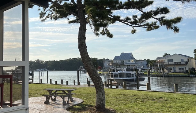 Waterfront Harbor Home, Sunset Views, Fireplace, Private dock and Boat Slip
