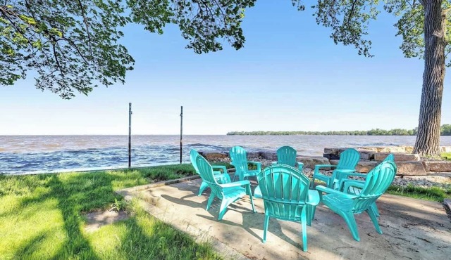 Waterfront Haven! Kayaks Included w/Hot Tub