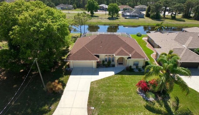 Waterfront Haven: SW Facing Pool and Spa #10