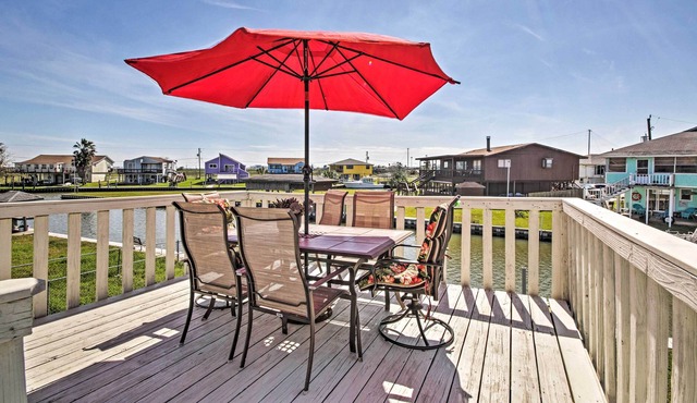 Waterfront Haven w/ Grill - 9 Mi to Surfside Beach