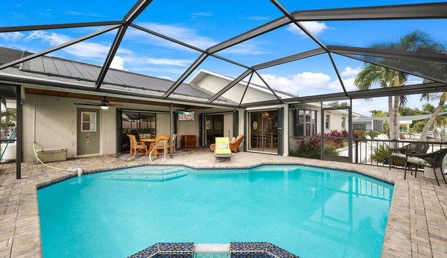 Waterfront Heated Pool Home Retreat, Direct Gulf Access, Special Deals