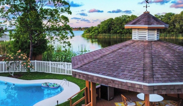 Waterfront Heated Pool, Sleeps 20 - 4plex