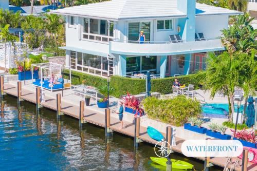 Waterfront Heated pool Dock Access Your Own Resort SaltAire Key RESlDENCES