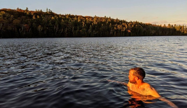 Waterfront, High-speed Internet, Near Bon Echo Park!