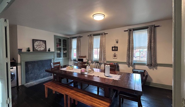 Waterfront, Historic Guest House. next to GAP Trail!