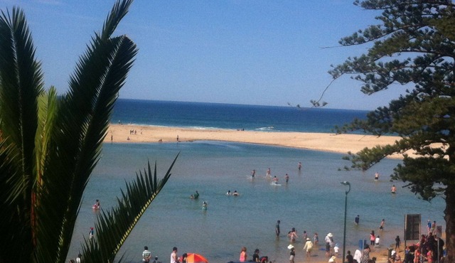 Waterfront Holiday Apartment, north facing, superb 180 deg views, sunny balcony