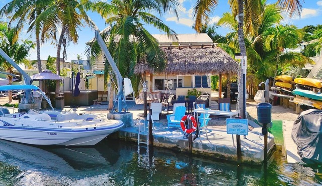 Waterfront Home 3/2.5,HotTub,2Sup,4Kayaks,Golf Car