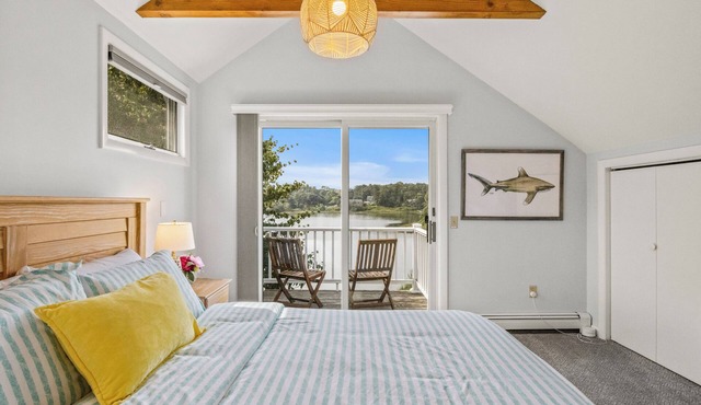 WATERFRONT home close to Downtown Chatham!