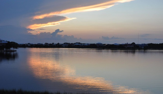 WATERFRONT Home - Dolphins, Sunsets, Fishing, Kayaks, Canoe, Wildlife