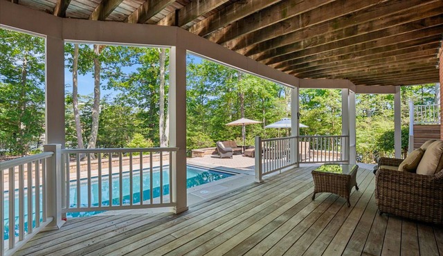 Waterfront home, dock, pool, pickleball, dog-friendly, fireplaces, a/c, jacuzzi