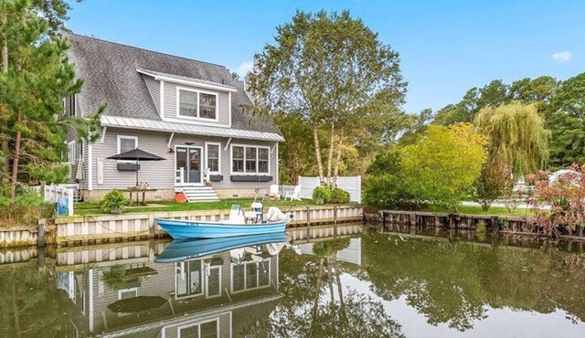 Waterfront Home & Golf Getaway - Close to the Boardwalk and Assateague
