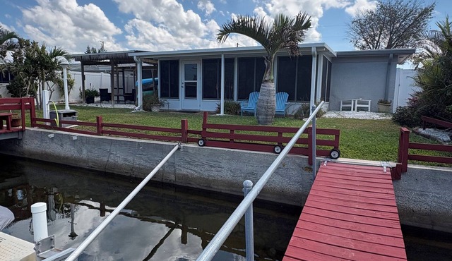 Waterfront Home-Gulf Getaway & Endless Sunsets. Hudson Beach, FL. 2 Bed/2 Bath