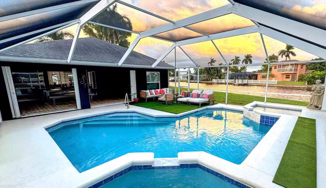 Waterfront Home Heated Pool BBQ Kayaks