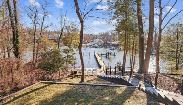 Waterfront home: history, nature and comfort