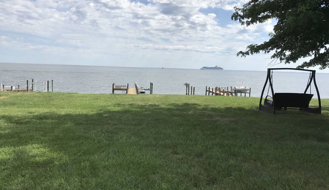 Waterfront home in Annapolis MD with private pier