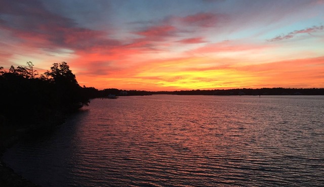 Waterfront Home In Beautiful, Serene Setting. Close To Beaches!