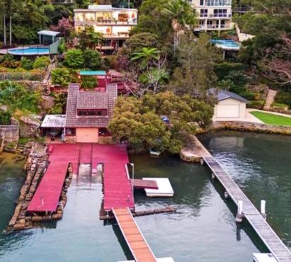 Waterfront Home In Oatley