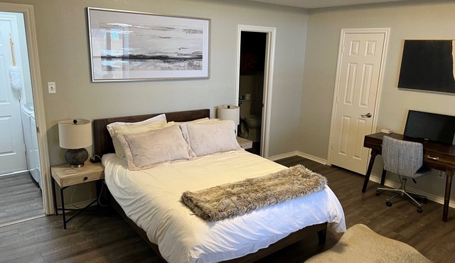 Waterfront Home Minutes from Downtown Fort Worth and Stockyards