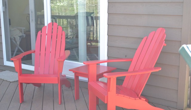 Waterfront home on a quiet cove mid-lake! 4 kayaks, hot tub, and dog friendly!