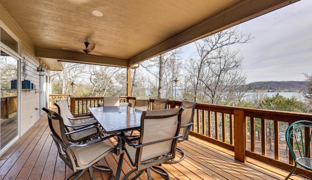 Waterfront Home on Beaver Lake with 2 Decks!