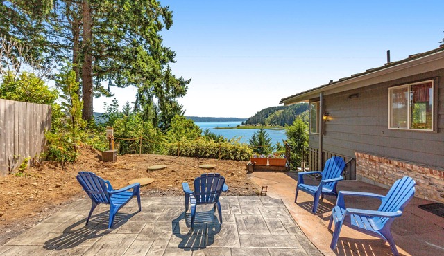 Waterfront home on Hood Canal with gorgeous view, balcony, deck, & washer/dryer