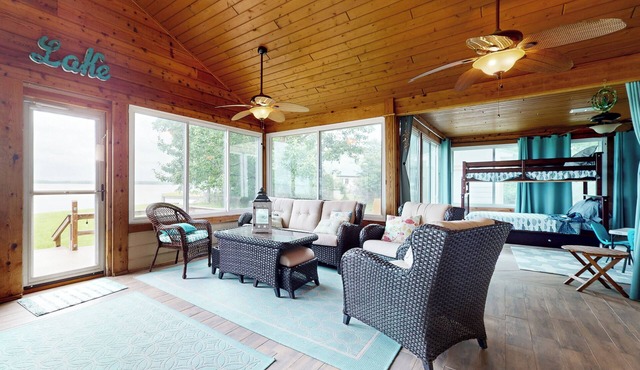 Waterfront Home on Lake Limestone w/Dock