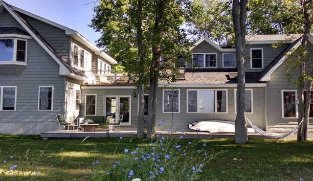 Waterfront Home on Lake Ontario