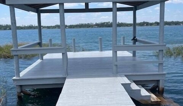 Waterfront home Silver Lake Marianna FL near Blue Springs Rec Park & FL Caverns