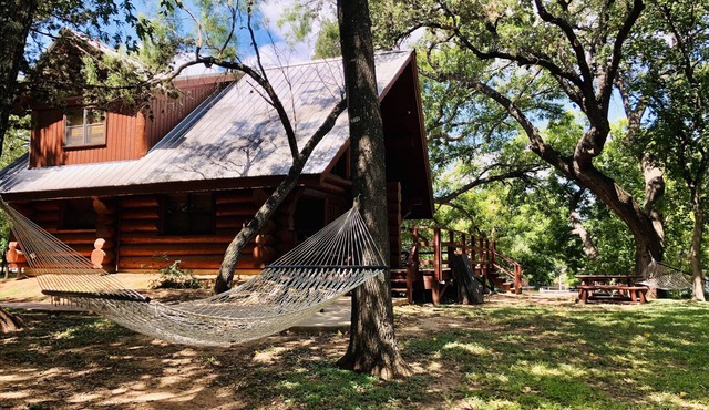 Waterfront Home w/Big Deck+Lake Views|Sleeps 4