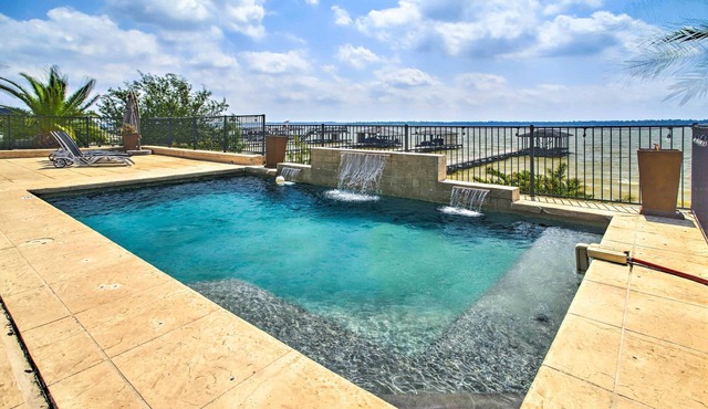 Waterfront Home w/Boat Dock on Lake Houston!
