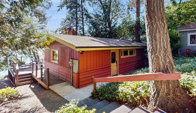 Waterfront Home w/Private Beach, Deck, Wood Fireplace, Sound View