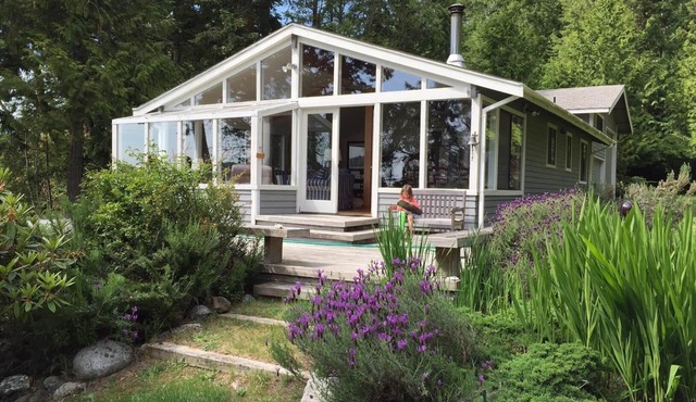 Waterfront Home - Watch a Sunset from the Hot Tub, Private Beach, Mooring Buoy