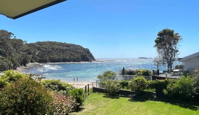 Waterfront Home, WiFi & Café | Grand Spindrift