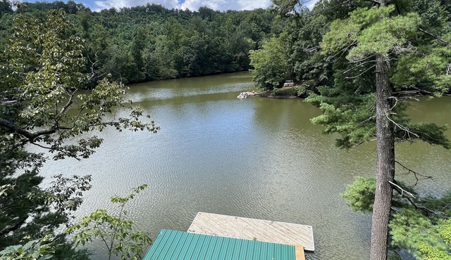 Waterfront home with 3 bedrooms and free parking