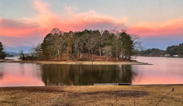 Waterfront Home with Dock Less Than 3 Mi to Oaklawn Racing!