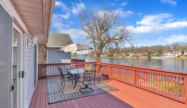 Waterfront home with dock, pool and hot tub! NOTRE DAME FOOTBALL